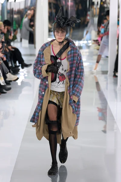 Look 15